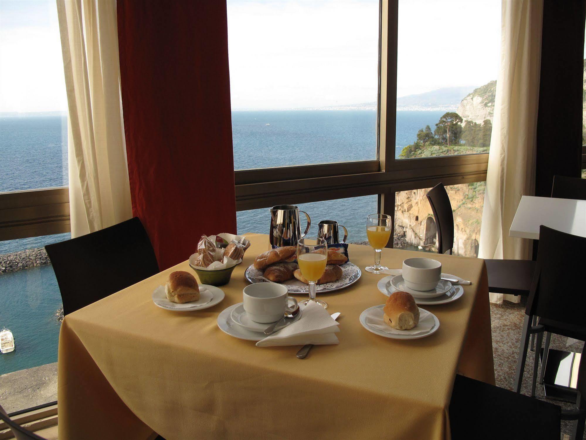 Hotel Cosmomare Пиано ди Соренто Екстериор снимка